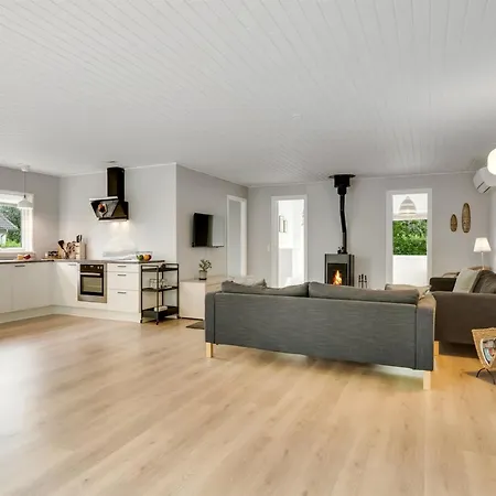 Adisl - 300m To The Fjord By Interhome